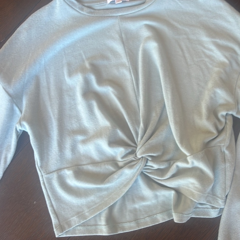 EUC Beyond Yoga Sweater - Picture 5 of 6